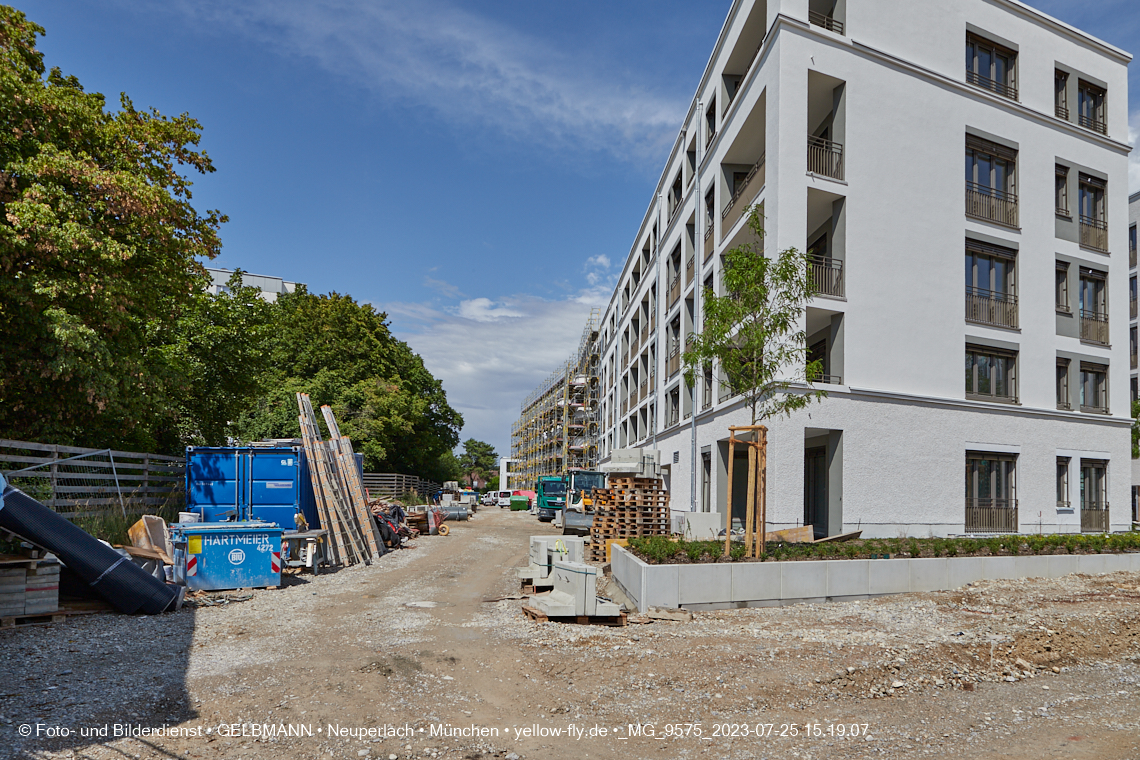 25.07.2023 - Rundgang im Alexisquartier in Neuperlach